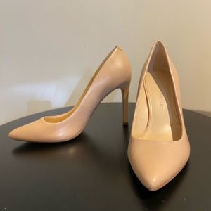 Banana Republic Nude Pointed Toe Heels Size 7 1/2